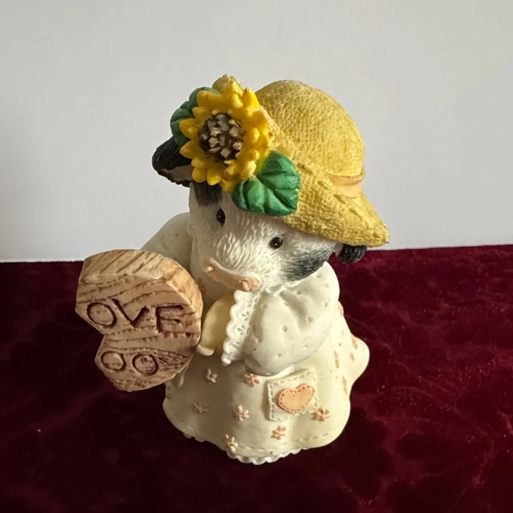 Charming Cow Couple Figurine - Yellow and Cream. “I Love Moo”